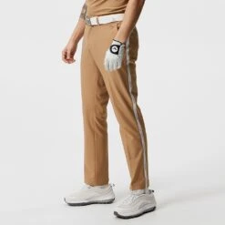 J.Lindeberg Golf Trousers - Stuart Stripe Pant Slim - Tiger Brown SS23 -Golf Fashion Shop j lindeberg golf trousers stuart stripe pant tiger brown ss23 gmpa07912 e116 b
