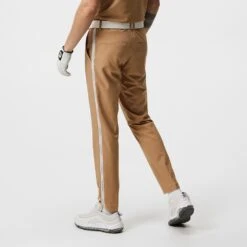 J.Lindeberg Golf Trousers - Stuart Stripe Pant Slim - Tiger Brown SS23 -Golf Fashion Shop j lindeberg golf trousers stuart stripe pant tiger brown ss23 gmpa07912 e116 c