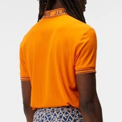 J.Lindeberg Golf Shirt - Austin Regular Fit - Exuberance AW23 -Golf Fashion Shop j lindeberg golf shirt austin regular fit exuberance aw23 3 detail