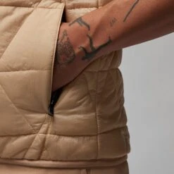 Nike Jordan Golf Gilet - Padded FZ Vest - Hemp FA23 19 Nike Jordan Golf Gilet - Padded FZ Vest - Hemp FA23 -Golf Fashion Shop jordan golf gilet padded fz vest hemp fa23 fb3265 200 30