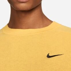Nike Golf Jumper - TW Knit Crew Neck - Topaz Gold SU23 12 Nike Golf Jumper - TW Knit Crew Neck - Topaz Gold SU23 -Golf Fashion Shop nike golf jumper tw knit crew neck topaz gold su23 dr5291 795 71