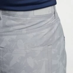 Peter Millar Golf Trousers - 5 Pocket Pant - Brushstroke Camo AW23 16 Peter Millar Golf Trousers - 5 Pocket Pant - Brushstroke Camo AW23 -Golf Fashion Shop peter millar model shot 0000s 0000 mf23eb68fb gale alt z